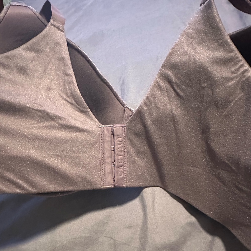 Like new back smoothing lightly lined full coverage - Picture 2 of 4